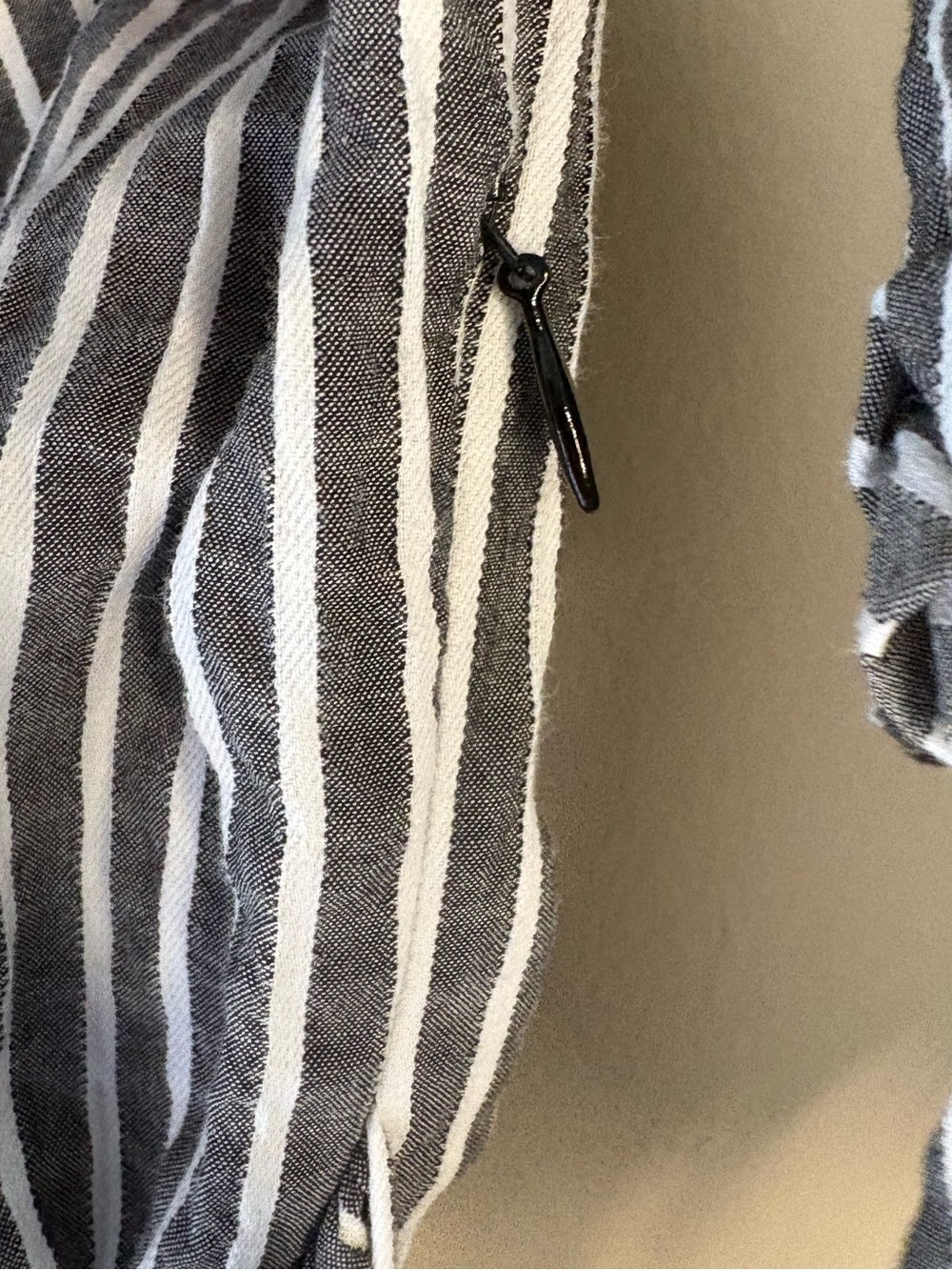 WHBM Seersucker Ruffle Statement Sleeve Blouse White House Black Market Size 4 - Picture 8 of 10